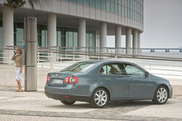 2005 Volkswagen Jetta Picture